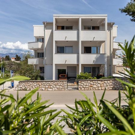 Apartments Eddy Veselica Novalja Bagian luar foto