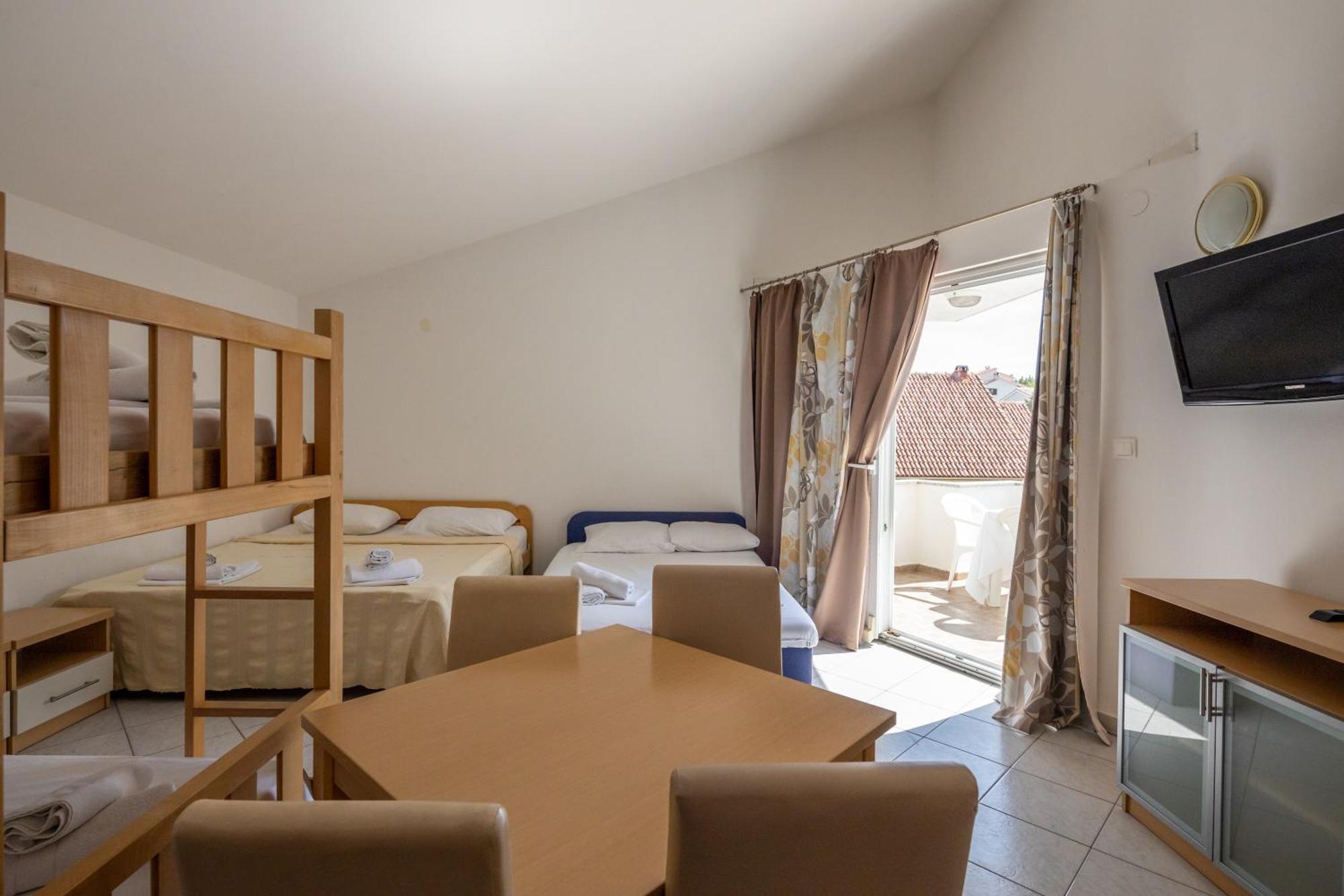 Apartments Eddy Veselica Novalja Ruang foto