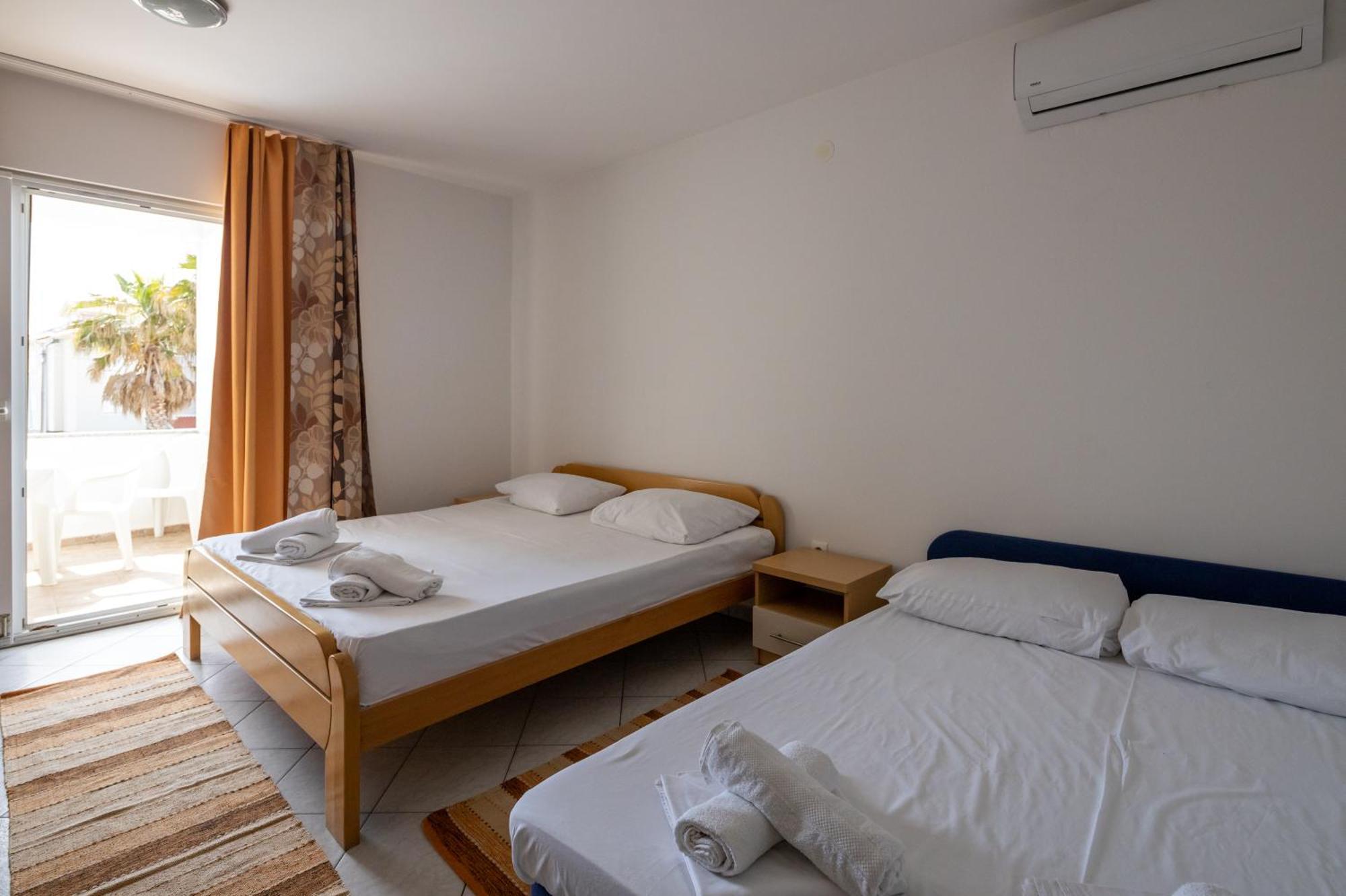 Apartments Eddy Veselica Novalja Ruang foto